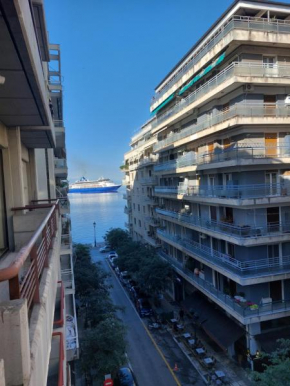 Lux Downtown Sea View Apartment D3